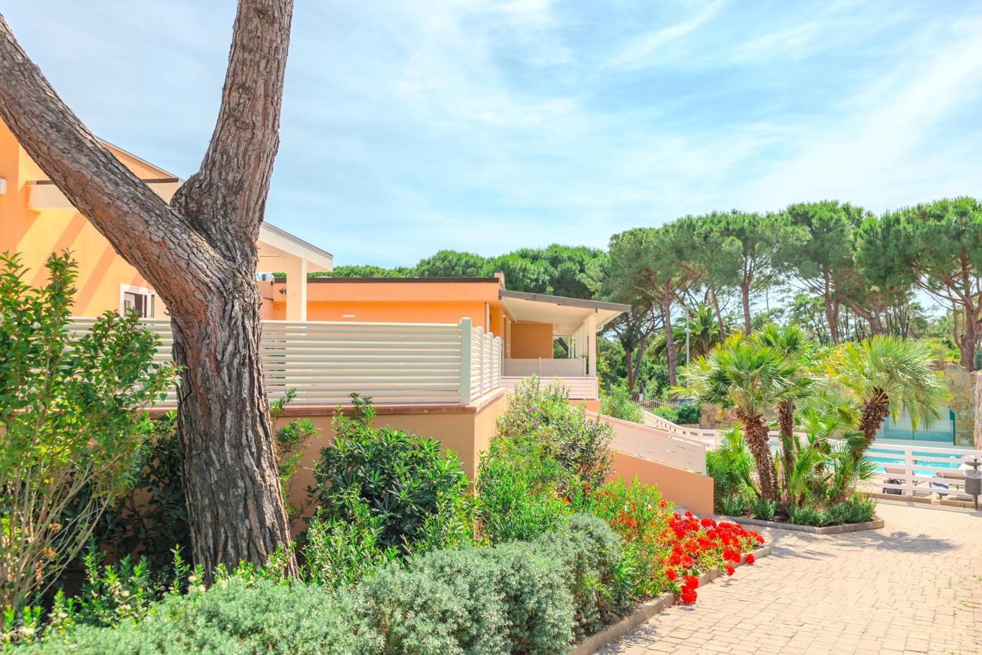 Tuscany Hotel Alle Dune มาริน่า เด กาสตาเนโก การ์ดูชี ภายนอก รูปภาพ